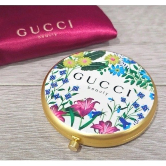 Gucci Other - Gucci Beauty Floral Gold Compact Mirror with Snap Pouch NEW